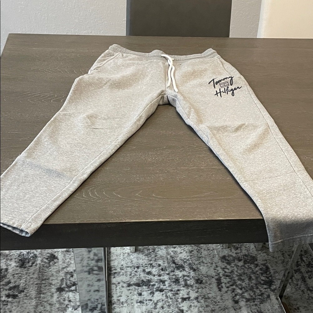 Tommy Hilfiger Men's Light Gray Joggers
